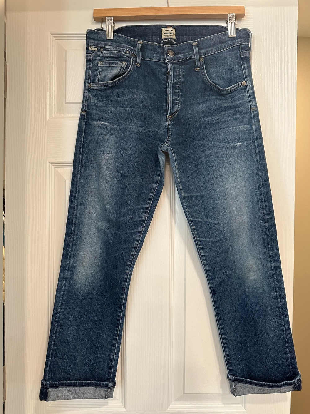 Citizens of Humanity “premium vintage” distressed 5 pocketankle length jean.
